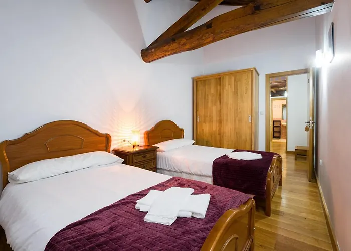 Casa D'abaixo Ferienhaus